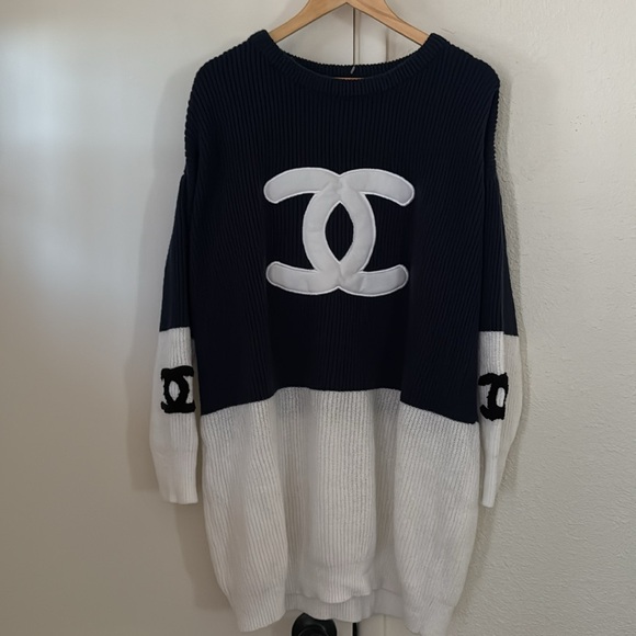 Chanel Navy Blue Oversized Knit Logo Sweater CC Double C Patch Fits M - XL - Picture 3 of 7